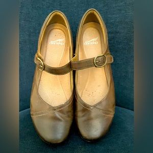 Dansko MaryJane Style shoes. Size 40